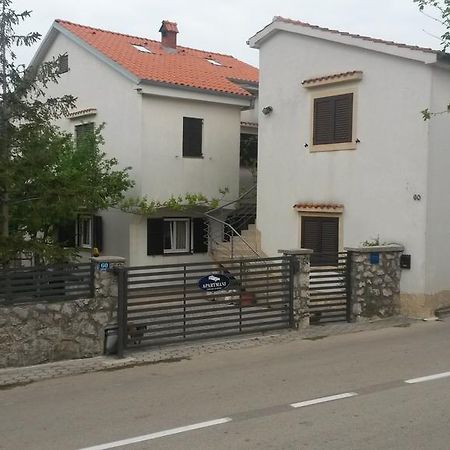 Apartmani Bozic-Omišalj Esterno foto