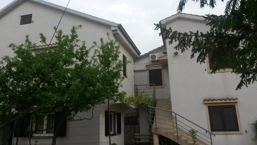 Apartmani Bozic-Omišalj Esterno foto