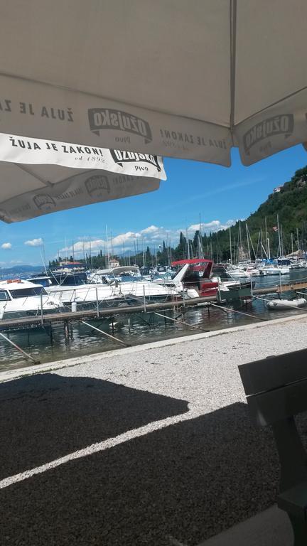 Apartmani Bozic-Omišalj Esterno foto