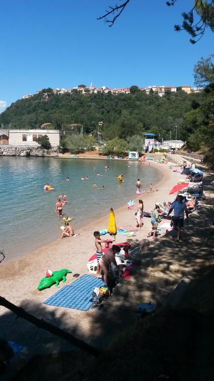 Apartmani Bozic-Omišalj Esterno foto