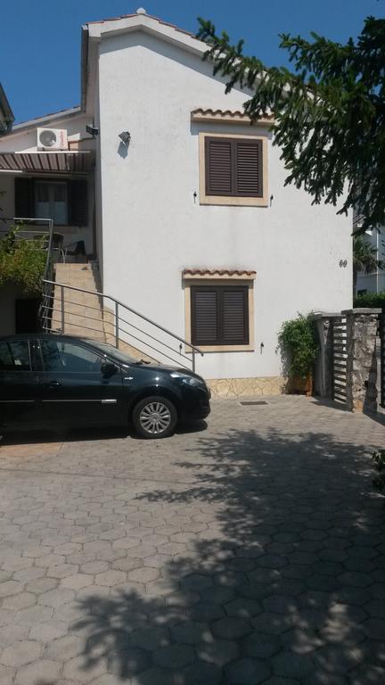 Apartmani Bozic-Omišalj Esterno foto