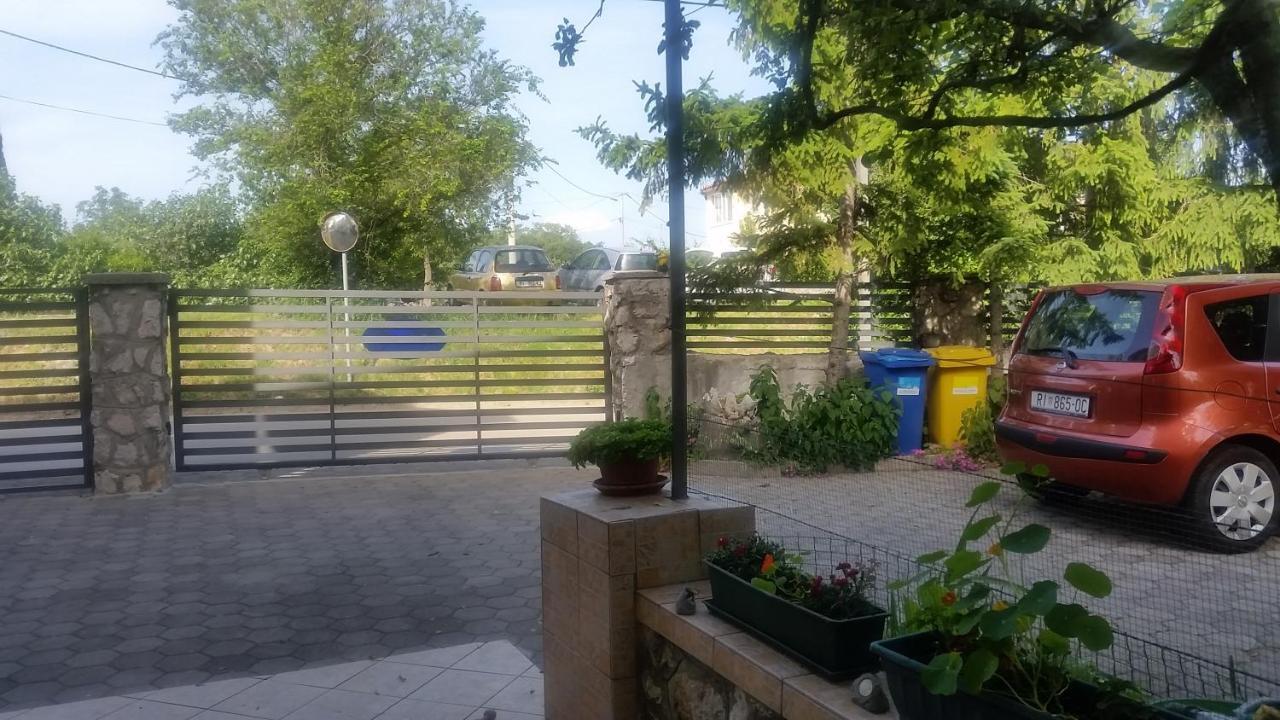 Apartmani Bozic-Omišalj Esterno foto